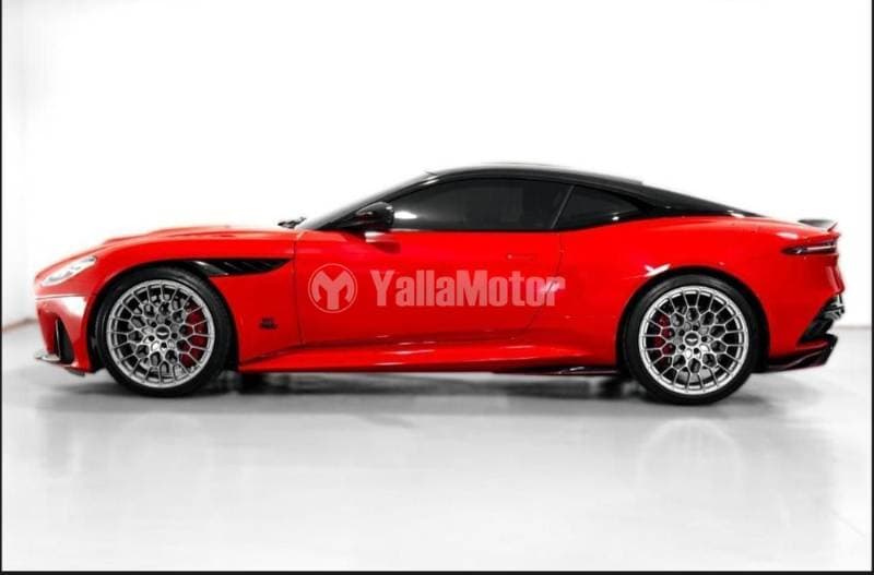2023 Aston Martin DBS thumbnail 4