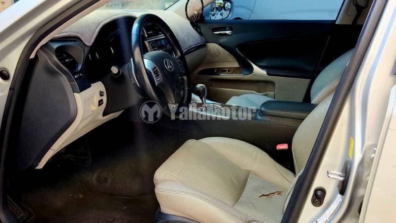 2011 Lexus IS250 thumbnail 2
