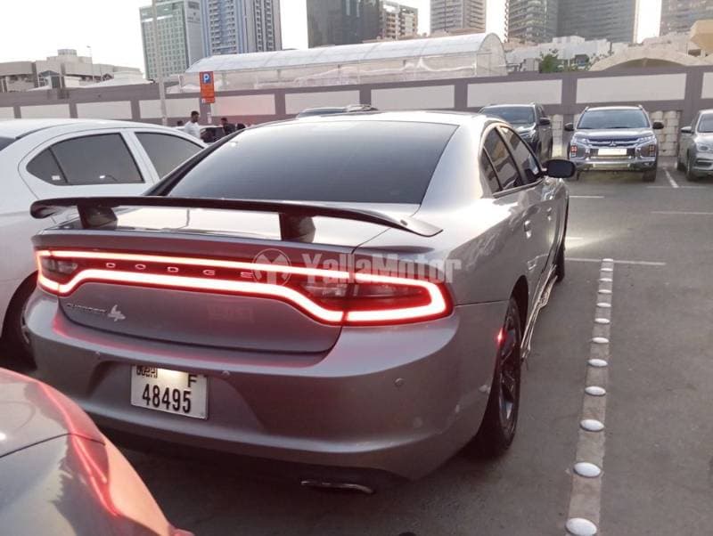 2017 Dodge Charger thumbnail 3