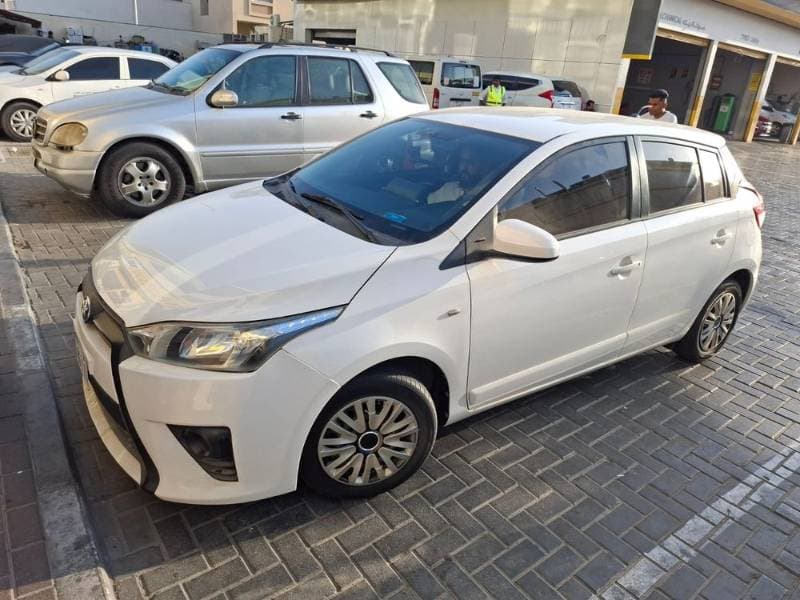 2017 Toyota Yaris Hatchback thumbnail 3