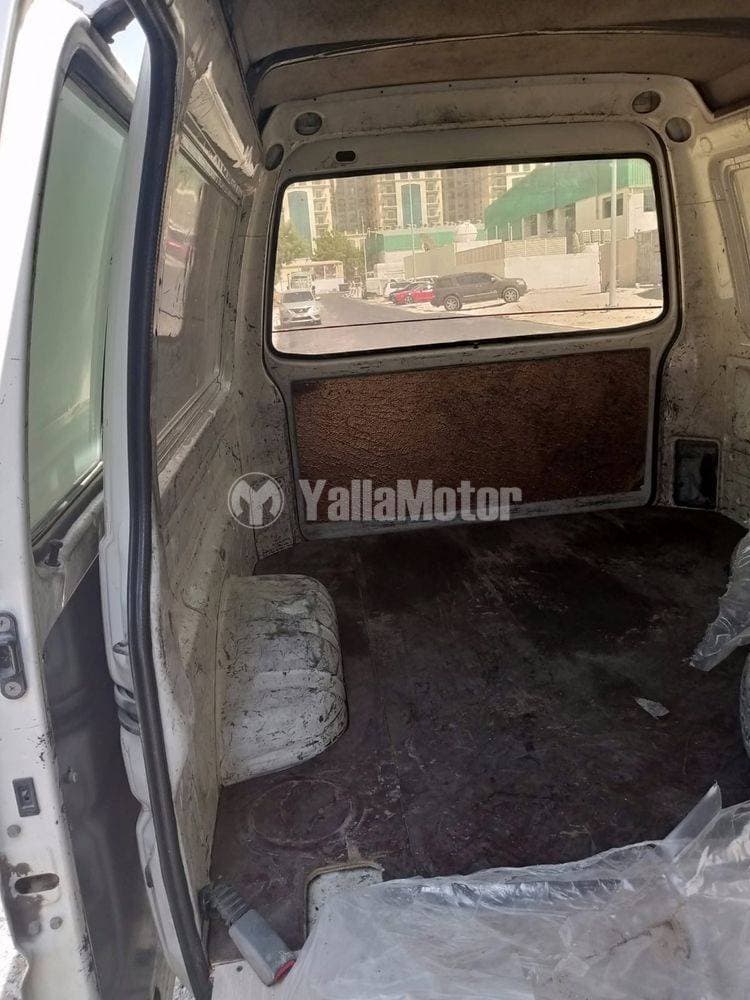 2010 Mitsubishi L300 thumbnail 3