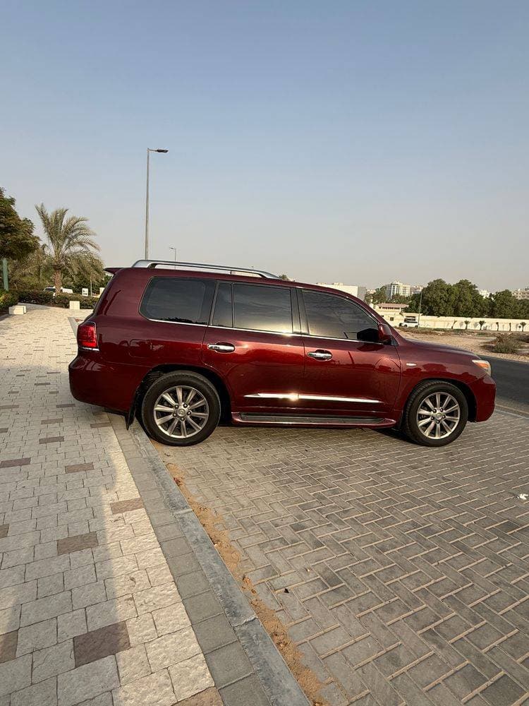 2009 Lexus LX 570 thumbnail 2
