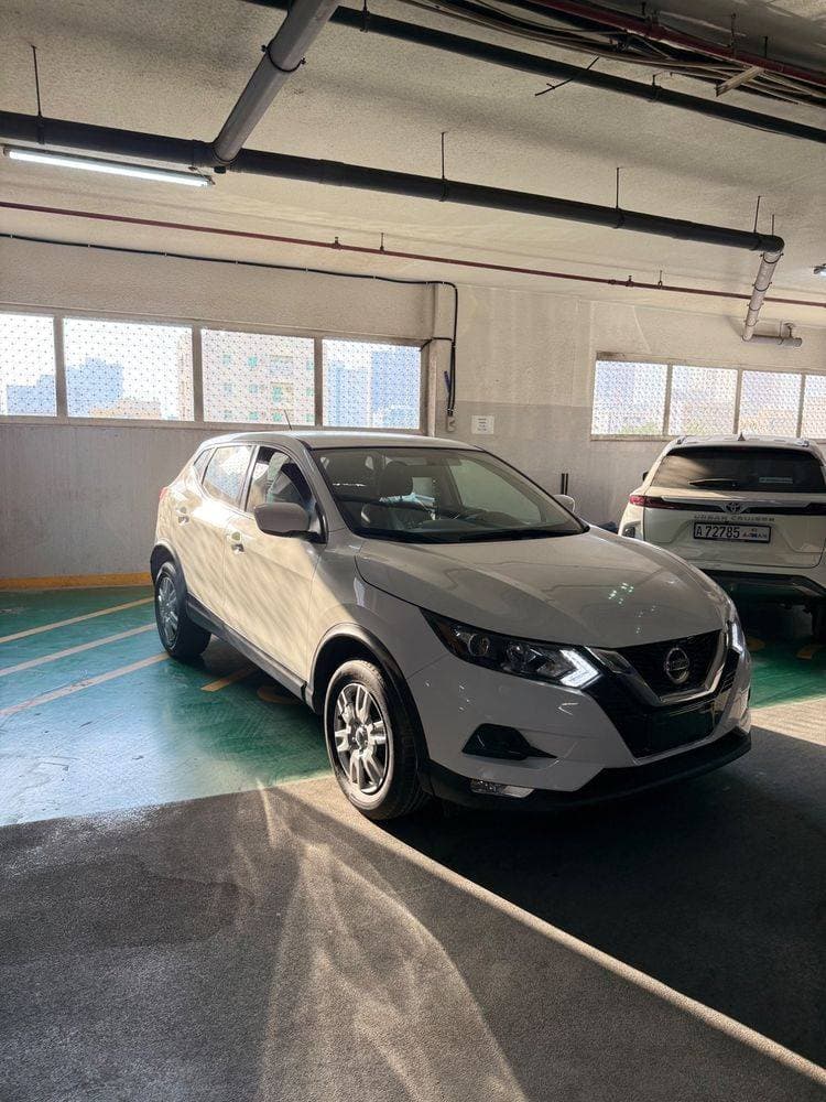 2019 Nissan Rogue thumbnail 2