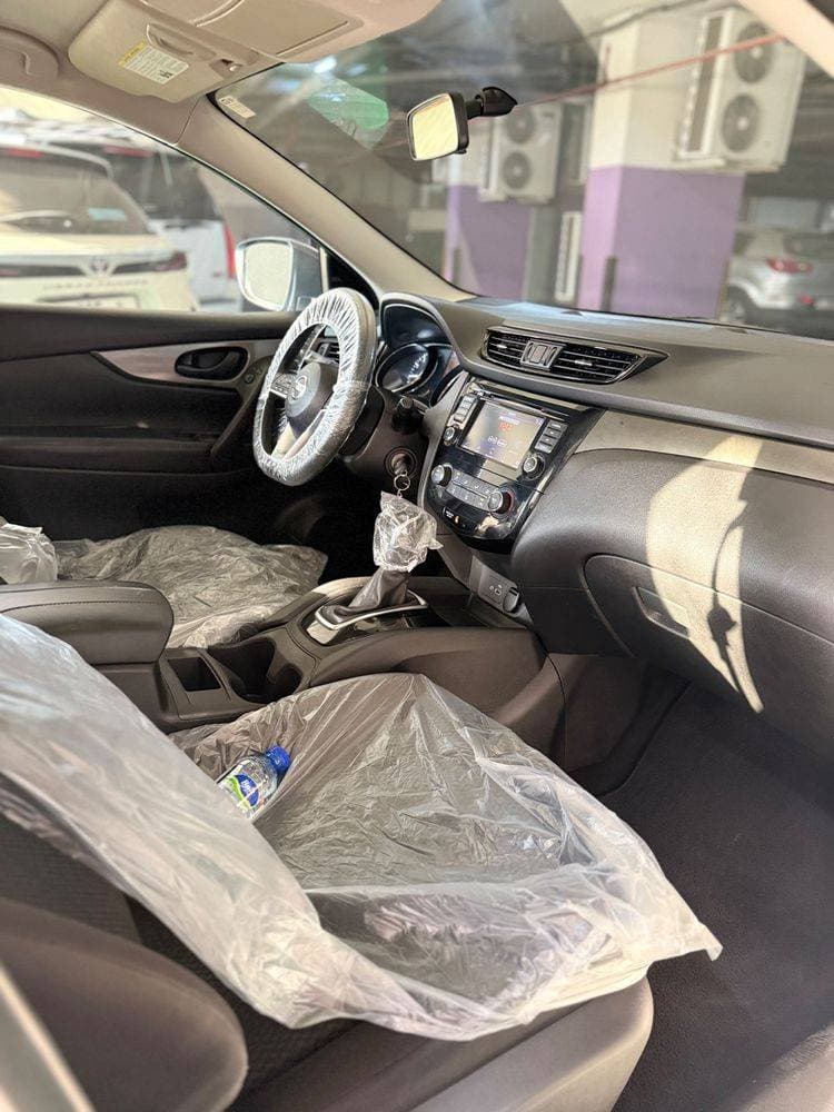 2019 Nissan Rogue thumbnail 3