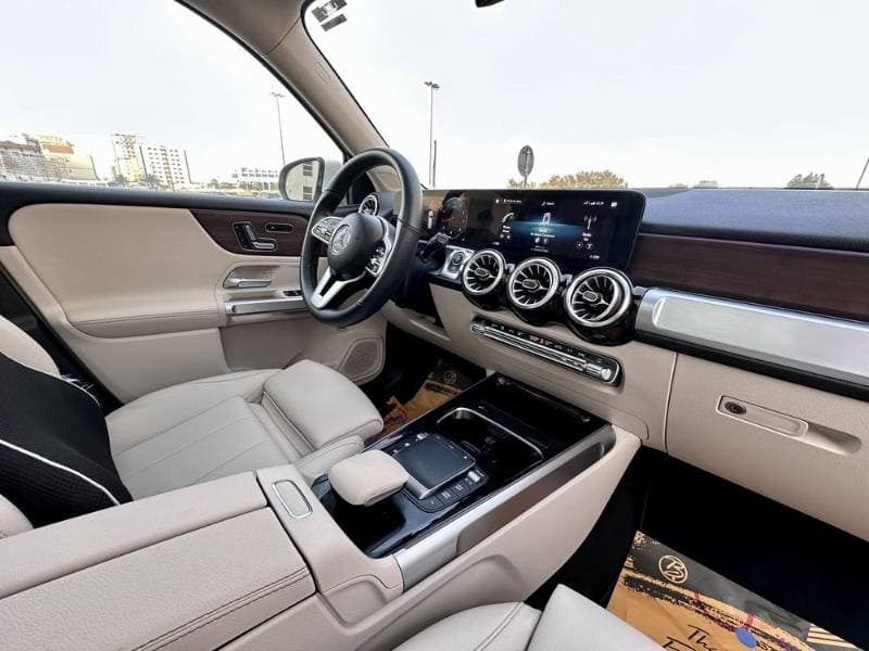 2023 Mercedes-Benz GLB thumbnail 3