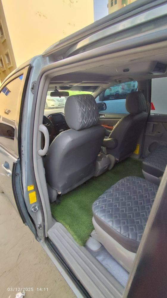 2010 Toyota Sienna thumbnail 2