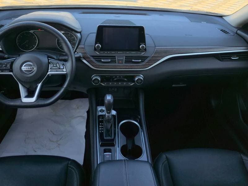 2019 Nissan Altima thumbnail 2