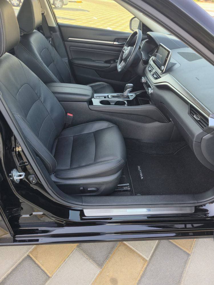 2019 Nissan Altima thumbnail 3