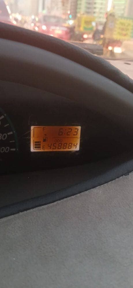 2010 Toyota Yaris Sedan thumbnail 3