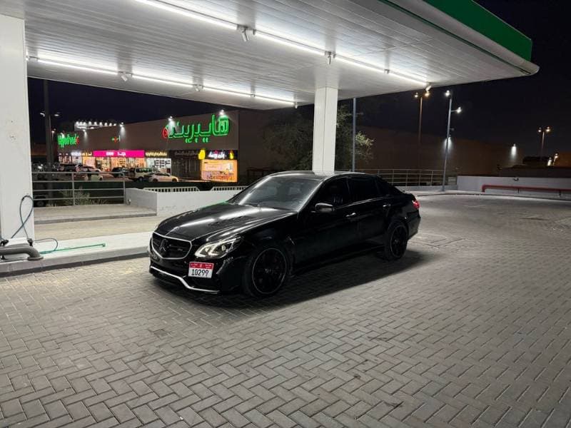 2010 Mercedes-Benz E-Class thumbnail 4