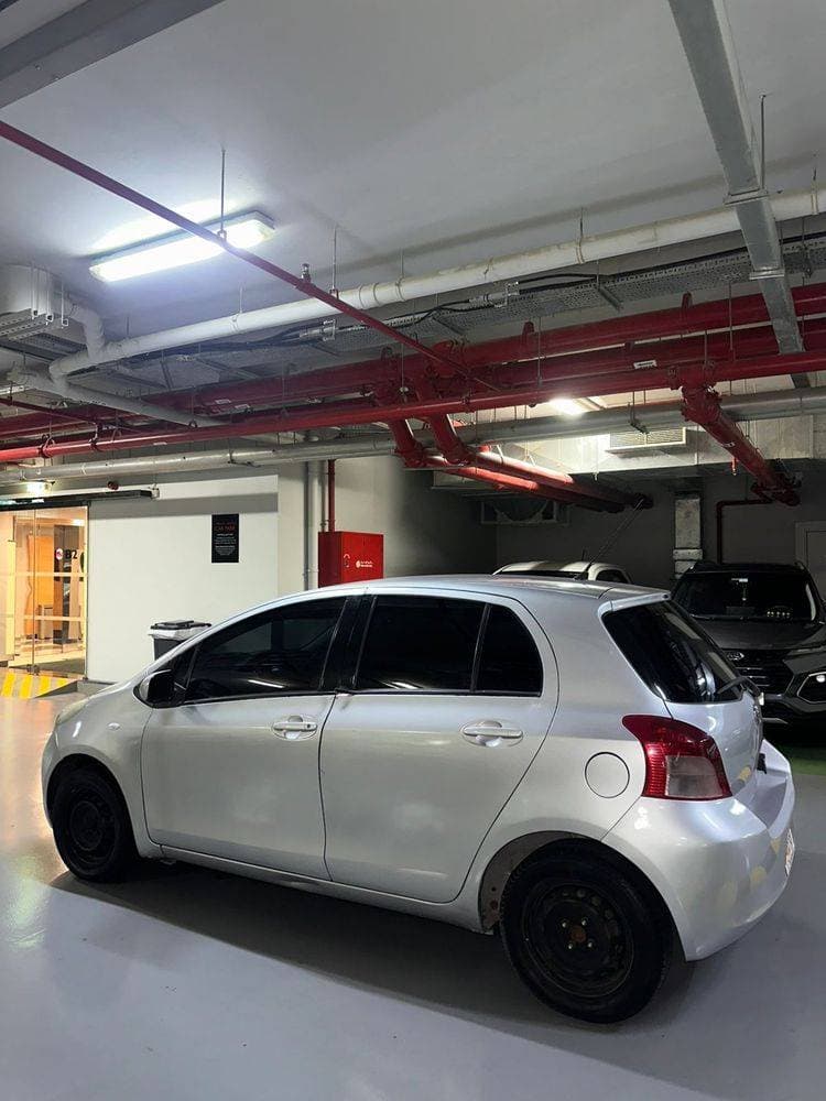 2008 Toyota Yaris Hatchback thumbnail 3