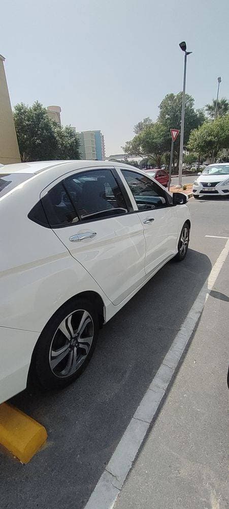 2016 Honda City thumbnail 4