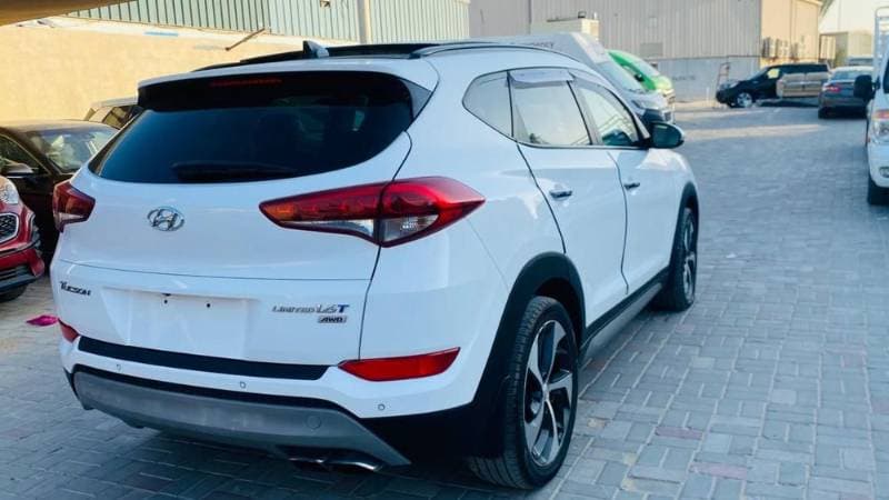 2017 Hyundai Tucson thumbnail 4