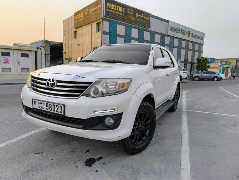 2015 Toyota Fortuner thumbnail 2