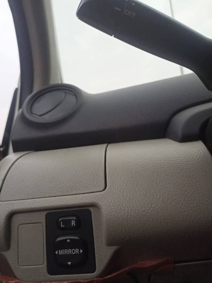 2007 Toyota Yaris Sedan thumbnail 8