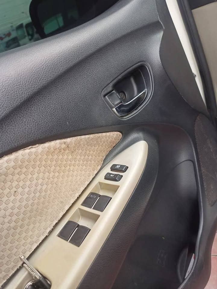 2007 Toyota Yaris Sedan thumbnail 10