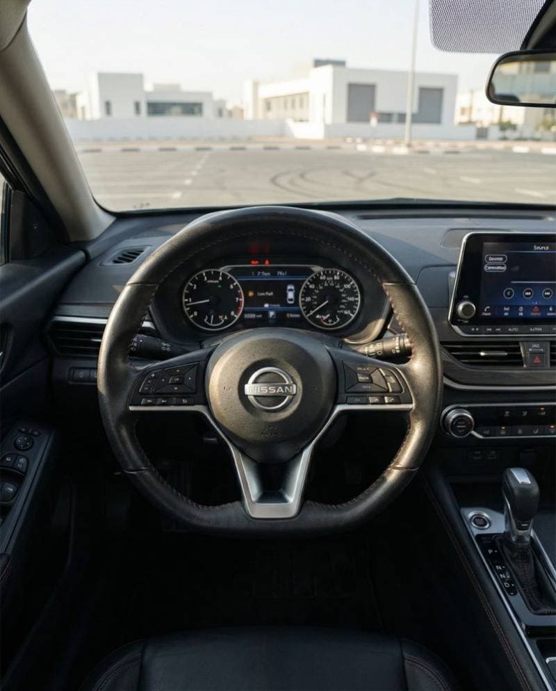 2023 Nissan Altima thumbnail 4