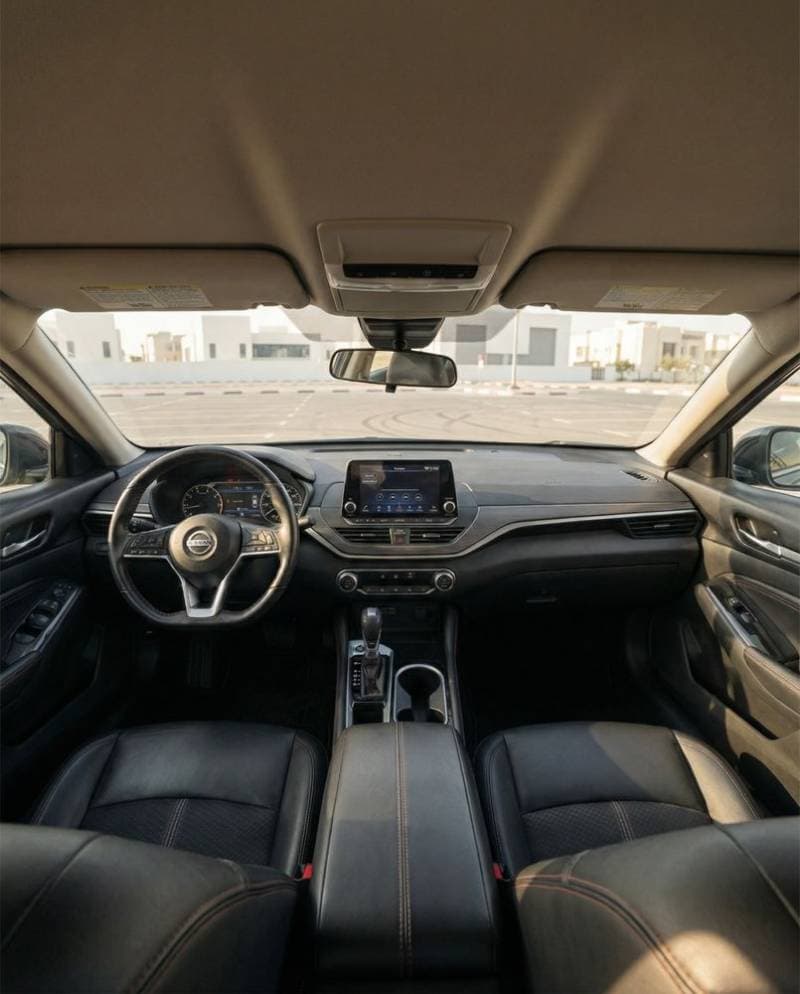 2023 Nissan Altima thumbnail 3