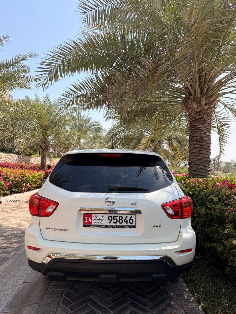 2019 Nissan Pathfinder thumbnail 3