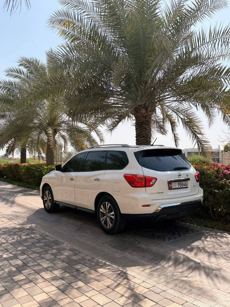 2019 Nissan Pathfinder thumbnail 5