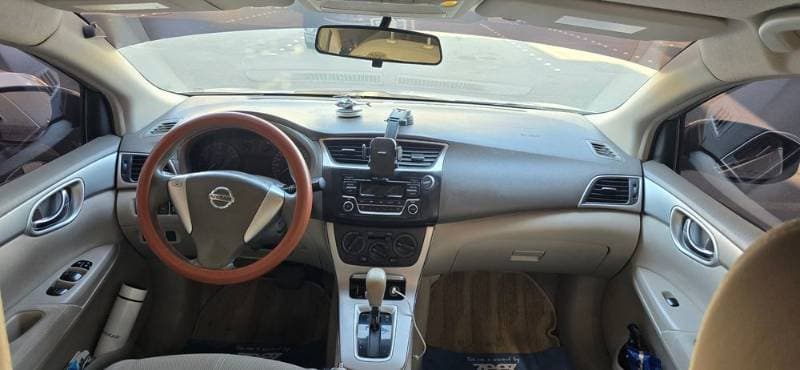 2016 Nissan Sentra thumbnail 4