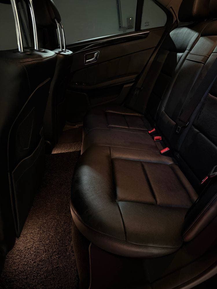 2011 Mercedes-Benz E-Class Saloon thumbnail 5