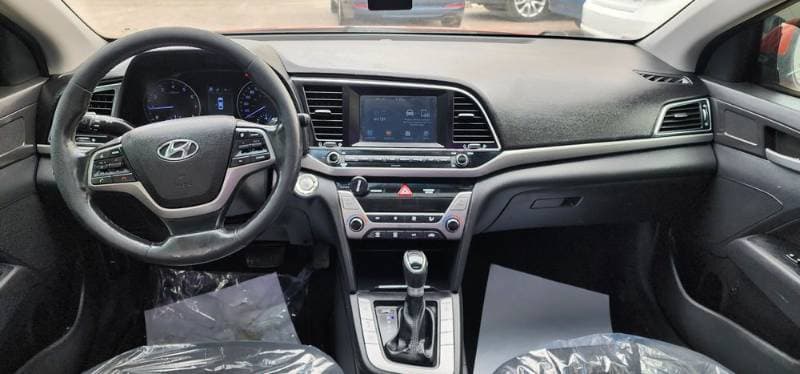 2017 Hyundai Elantra thumbnail 3