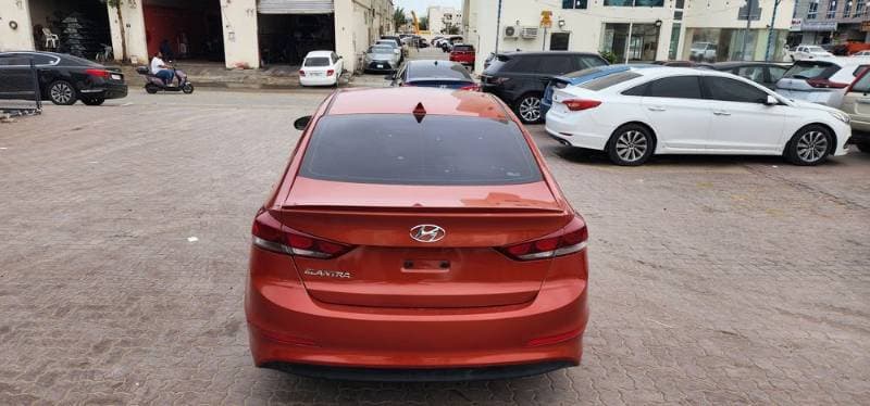 2017 Hyundai Elantra thumbnail 5