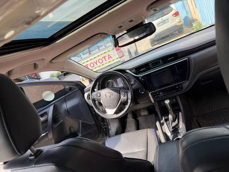 2019 Toyota Corolla thumbnail 4