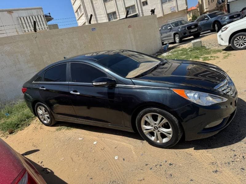 2013 Hyundai Sonata thumbnail 3