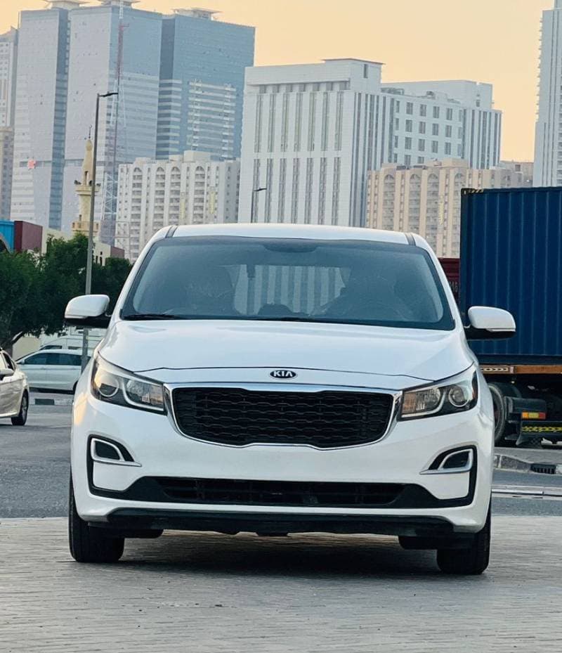 2020 Kia Sedona thumbnail 2