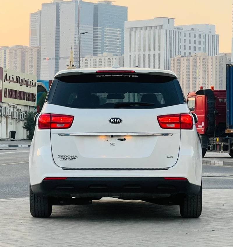 2020 Kia Sedona thumbnail 5