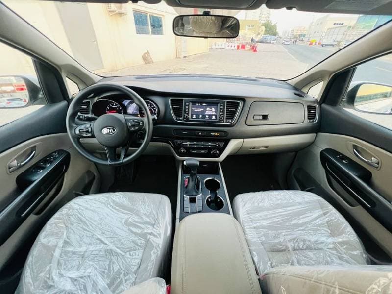2020 Kia Sedona thumbnail 4