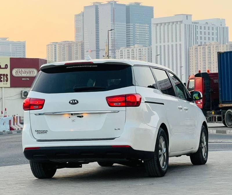 2020 Kia Sedona thumbnail 3