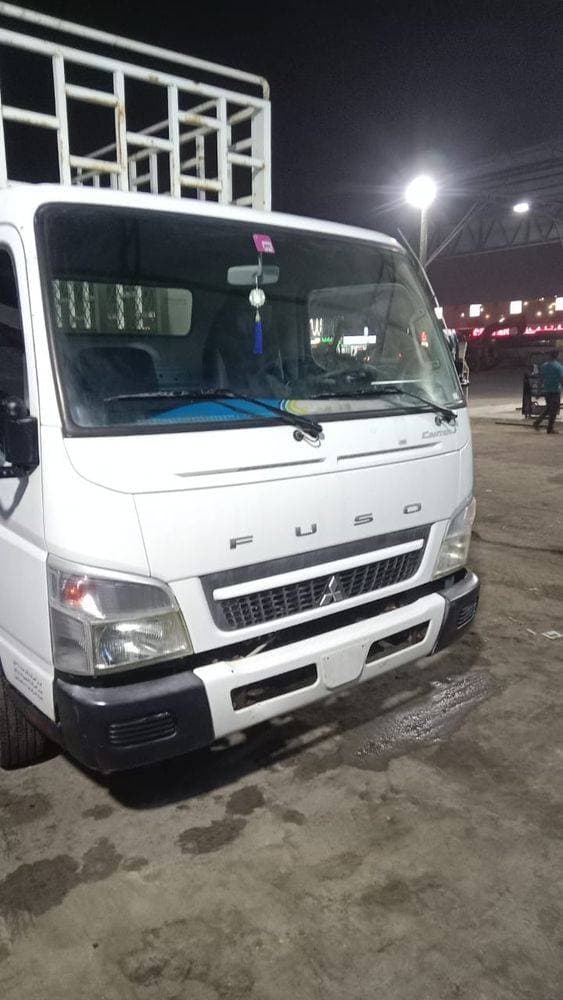 2013 Mitsubishi Canter thumbnail 10