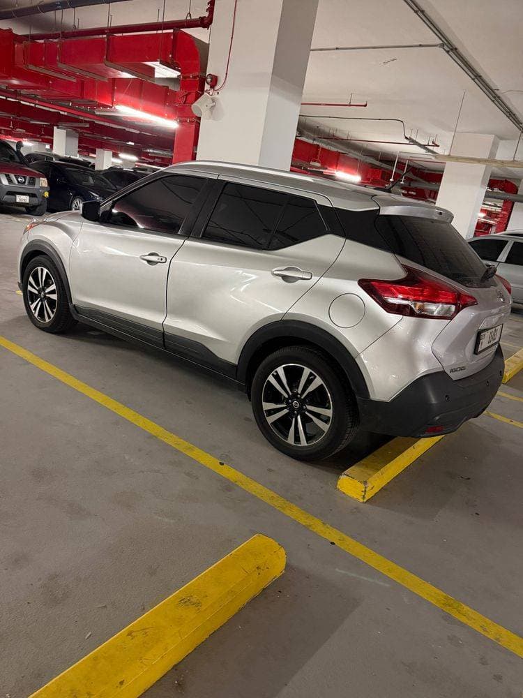 2020 Nissan Kicks thumbnail 2
