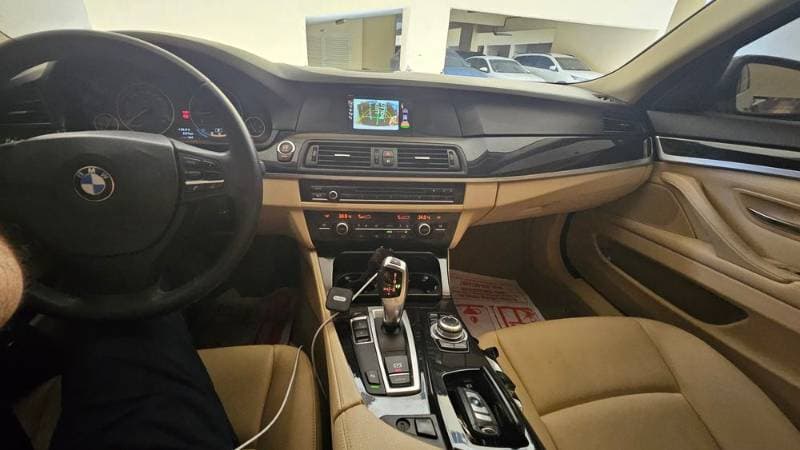 2013 BMW 5 Series Sedan thumbnail 5