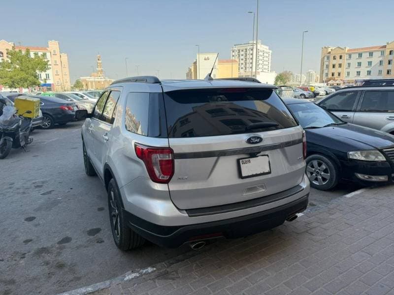 2018 Ford Explorer thumbnail 3