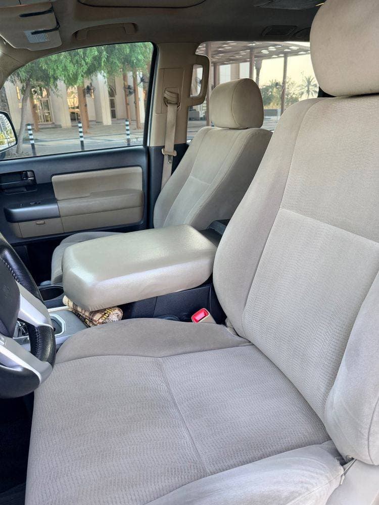 2016 Toyota Sequoia thumbnail 5