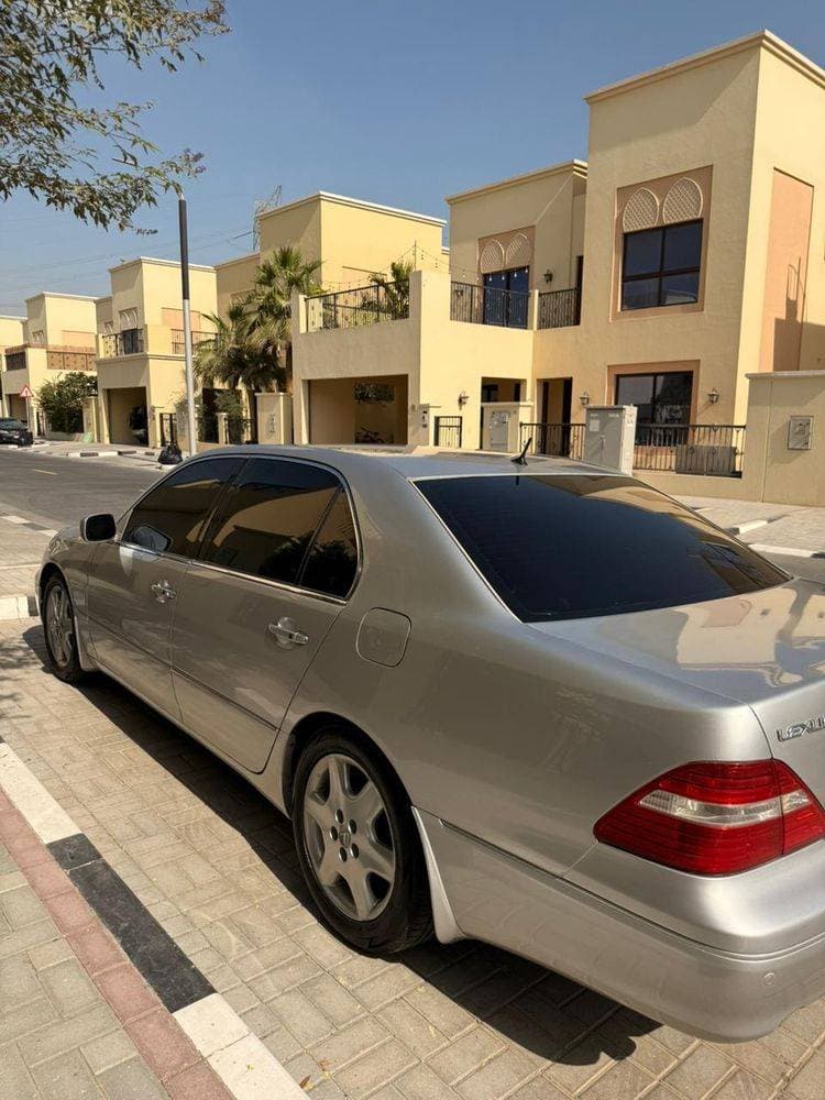 2004 Lexus LS 430 thumbnail 3