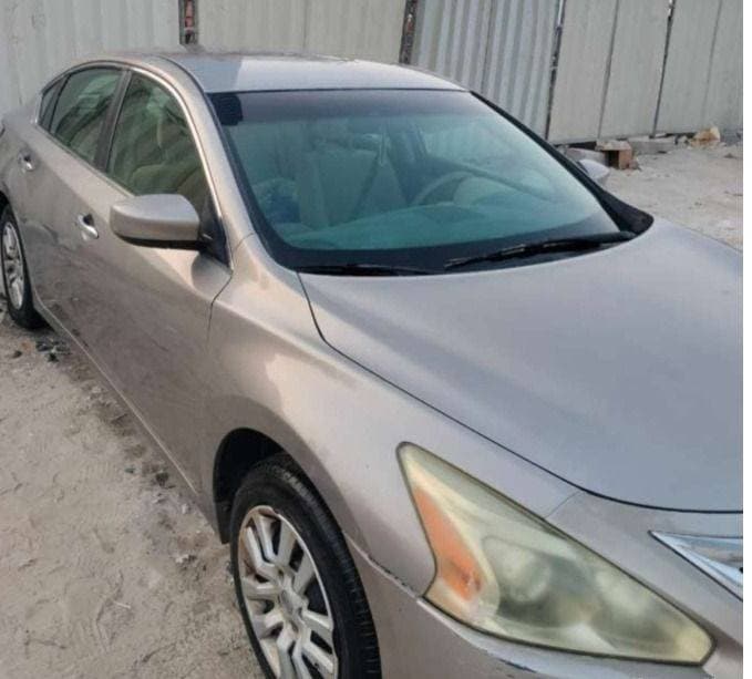 2015 Nissan Altima thumbnail 2