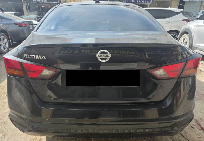 2019 Nissan Altima thumbnail 2
