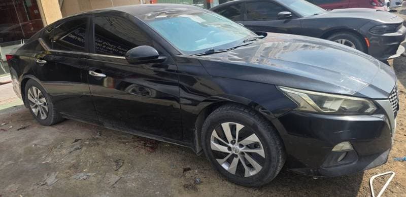 2019 Nissan Altima thumbnail 4