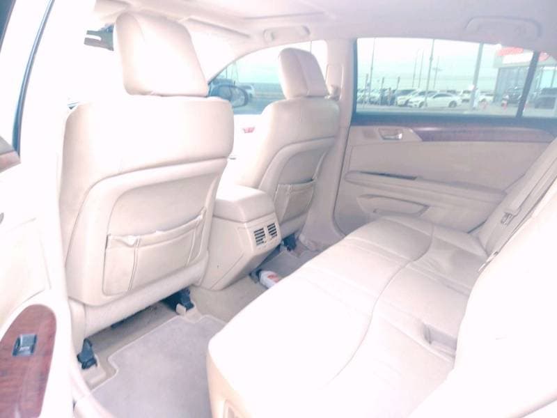 2011 Toyota Avalon thumbnail 4