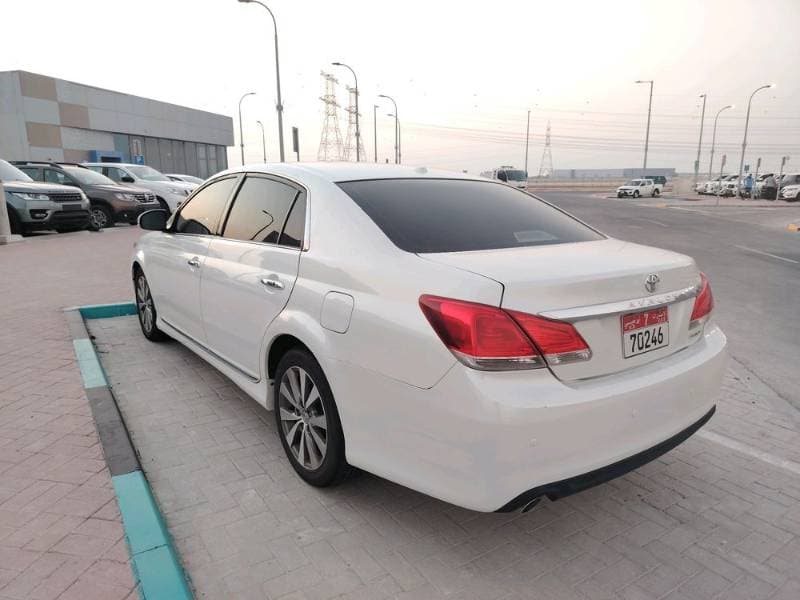 2011 Toyota Avalon thumbnail 5