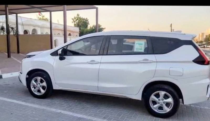 2024 Mitsubishi Xpander thumbnail 3