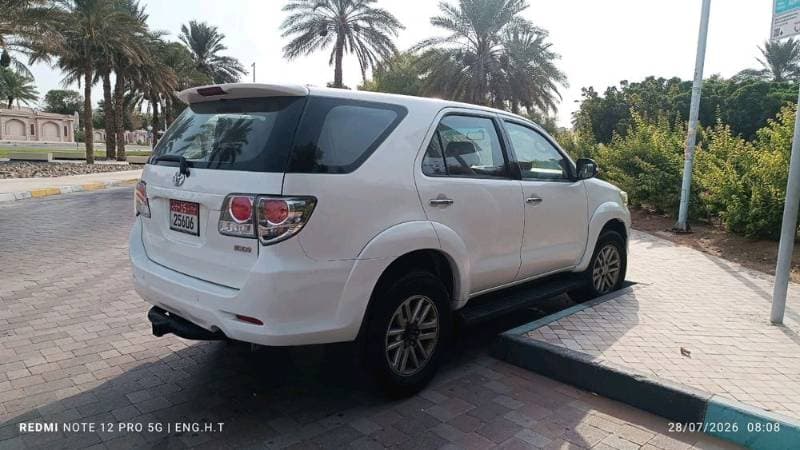 2015 Toyota Fortuner thumbnail 2