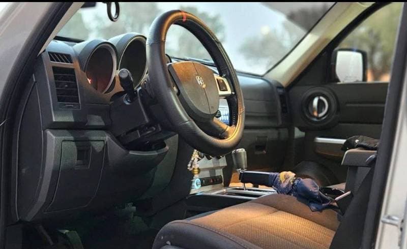 2011 Dodge Nitro thumbnail 2
