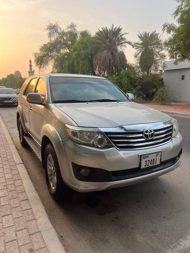 2014 Toyota Fortuner thumbnail 2