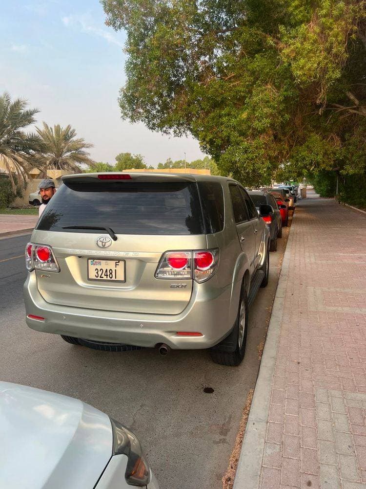 2014 Toyota Fortuner thumbnail 6
